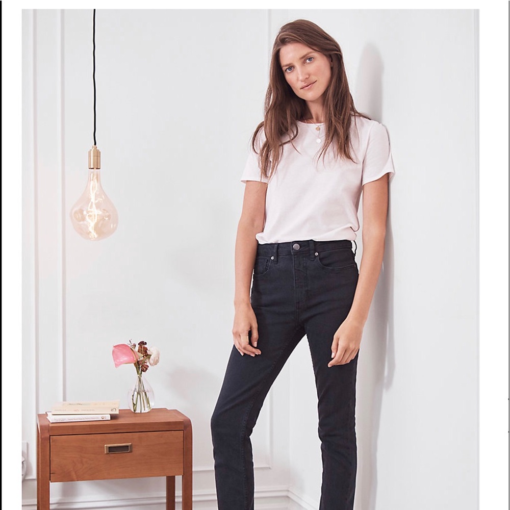 NWOT Elizabeth and James light Gray Tee Sh…